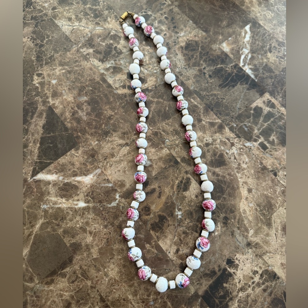 1970 Porcelain Beads Necklace - Picture 2 of 8